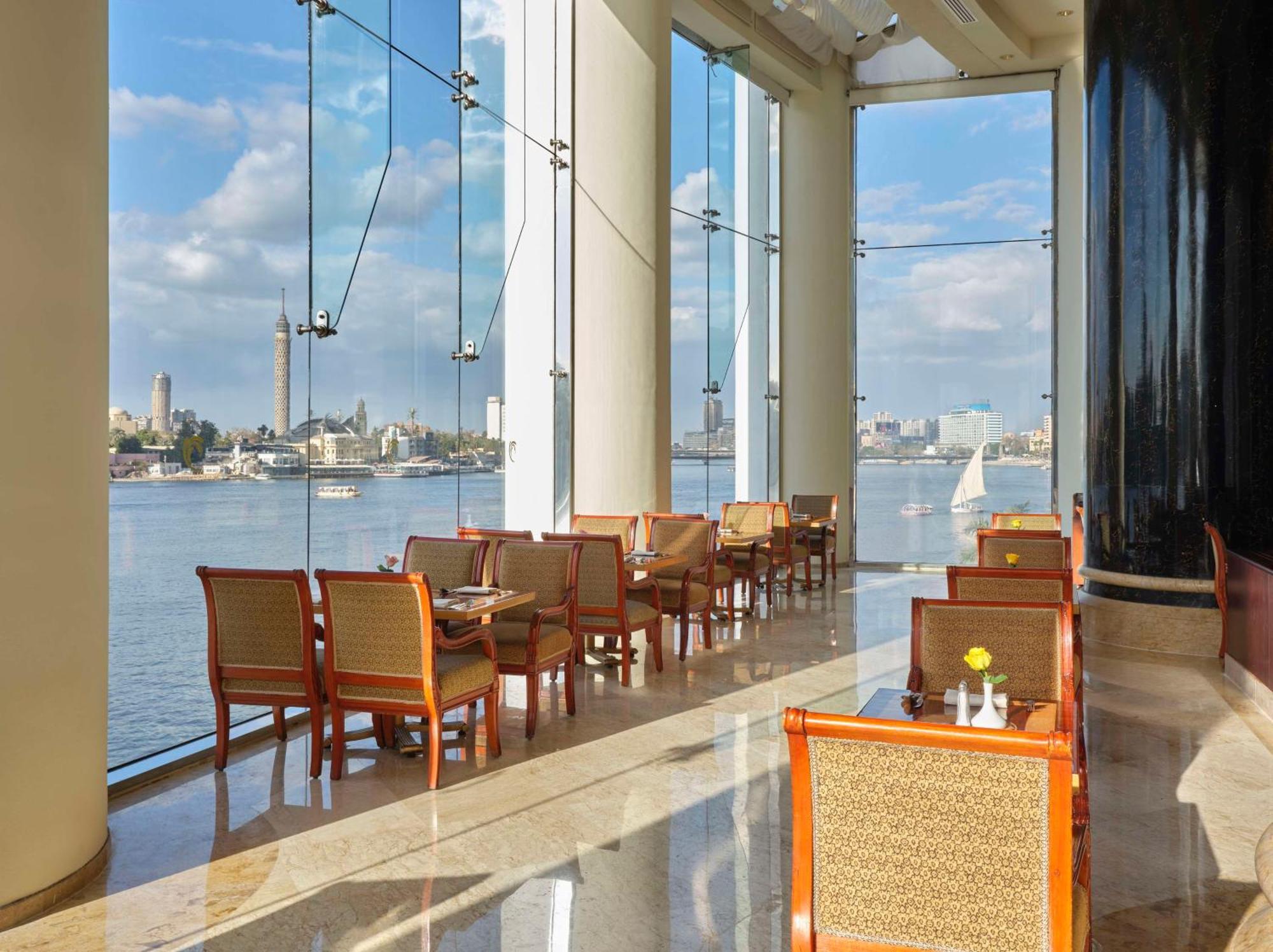 Grand Nile Tower 5* Kairo