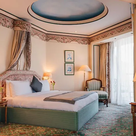Hilton Cairo Grand Nile Hotel Exterior photo A room at the Ritz
