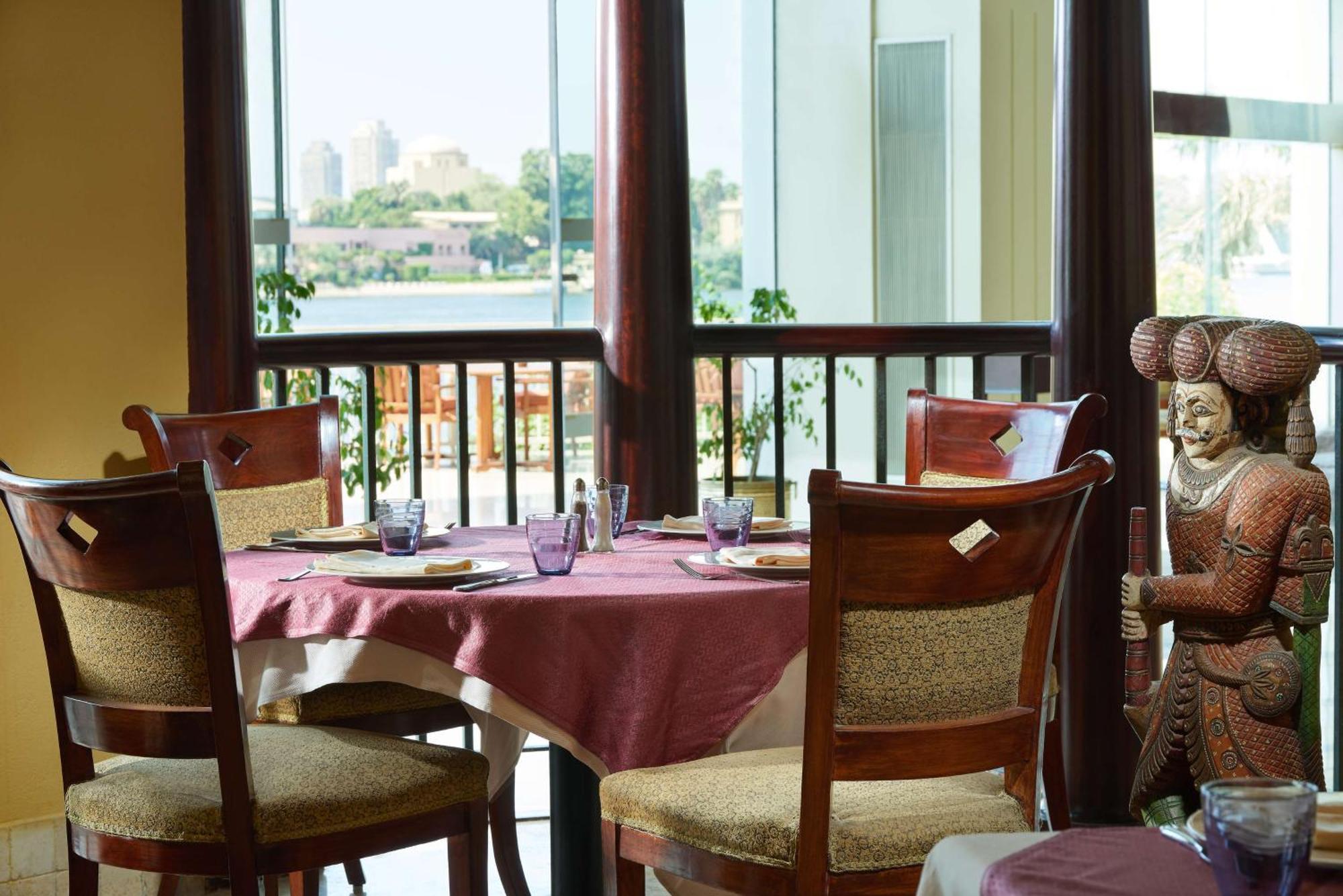 Grand Nile Tower Hotel