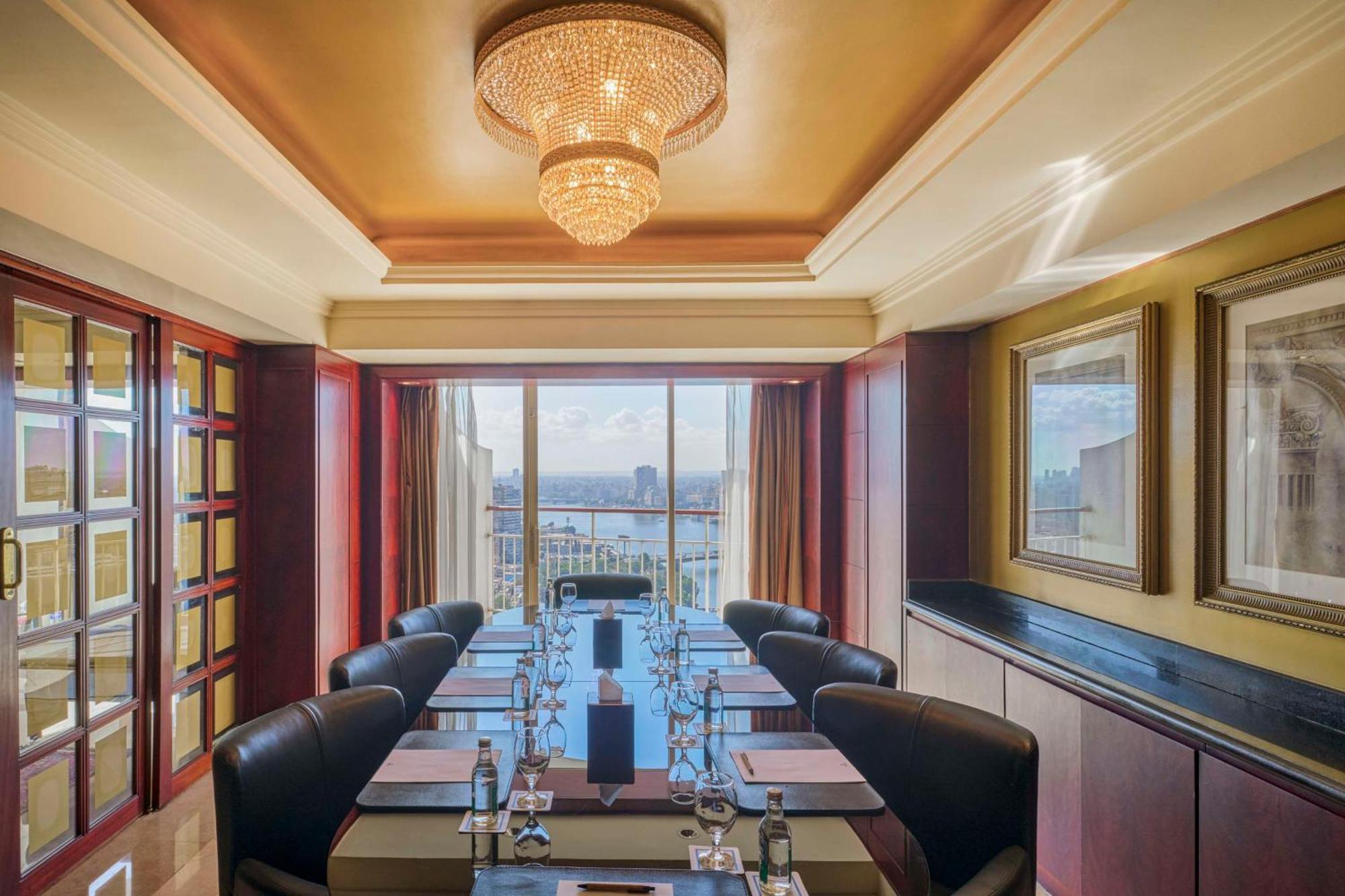Grand Nile Tower 5* Kairo